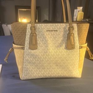 MK TOTE NEW W/TAGS